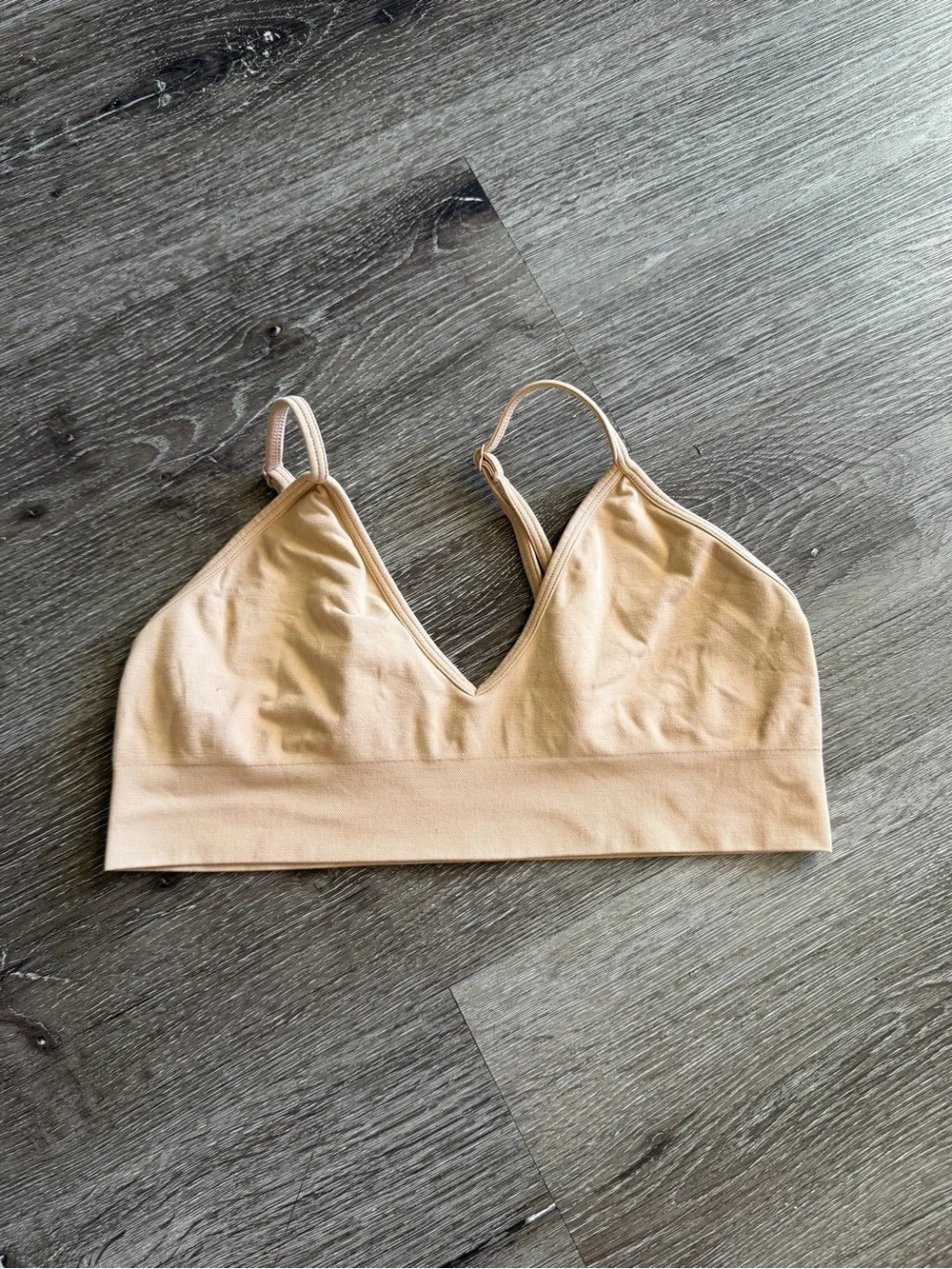 SKIMS Soft Nude Triangle Bralette - Picture 1 of 3